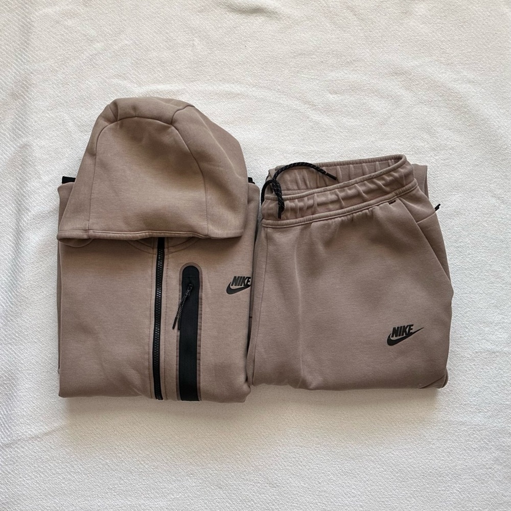 Nike Tech Fleece
